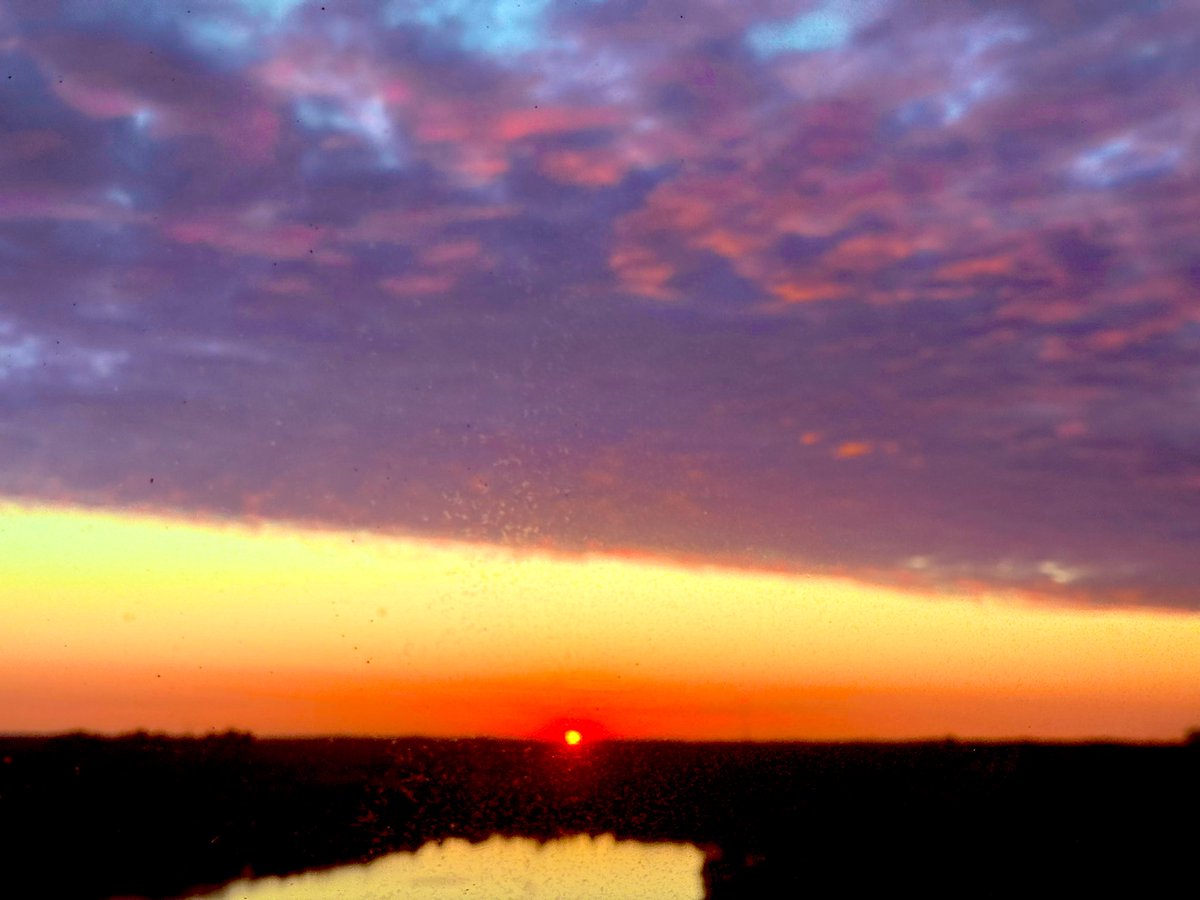 peterpayackpoet's tweet image. #Friday #morning #Multilayer #Clouds #sunrise #daybreak #FreshPond #cambridge   
#Boston #skyline @ericfisher
 @Pamelanbcboston
 @ShiriSpear
 @Met_CindyFitz
 @laabs
 @weatherchannel
 @TaniaLealTV
 @NewEnglandInfo
 @sarahwroblewski #followingnecn @PeteNBCBoston 
@Pamelanbcboston…