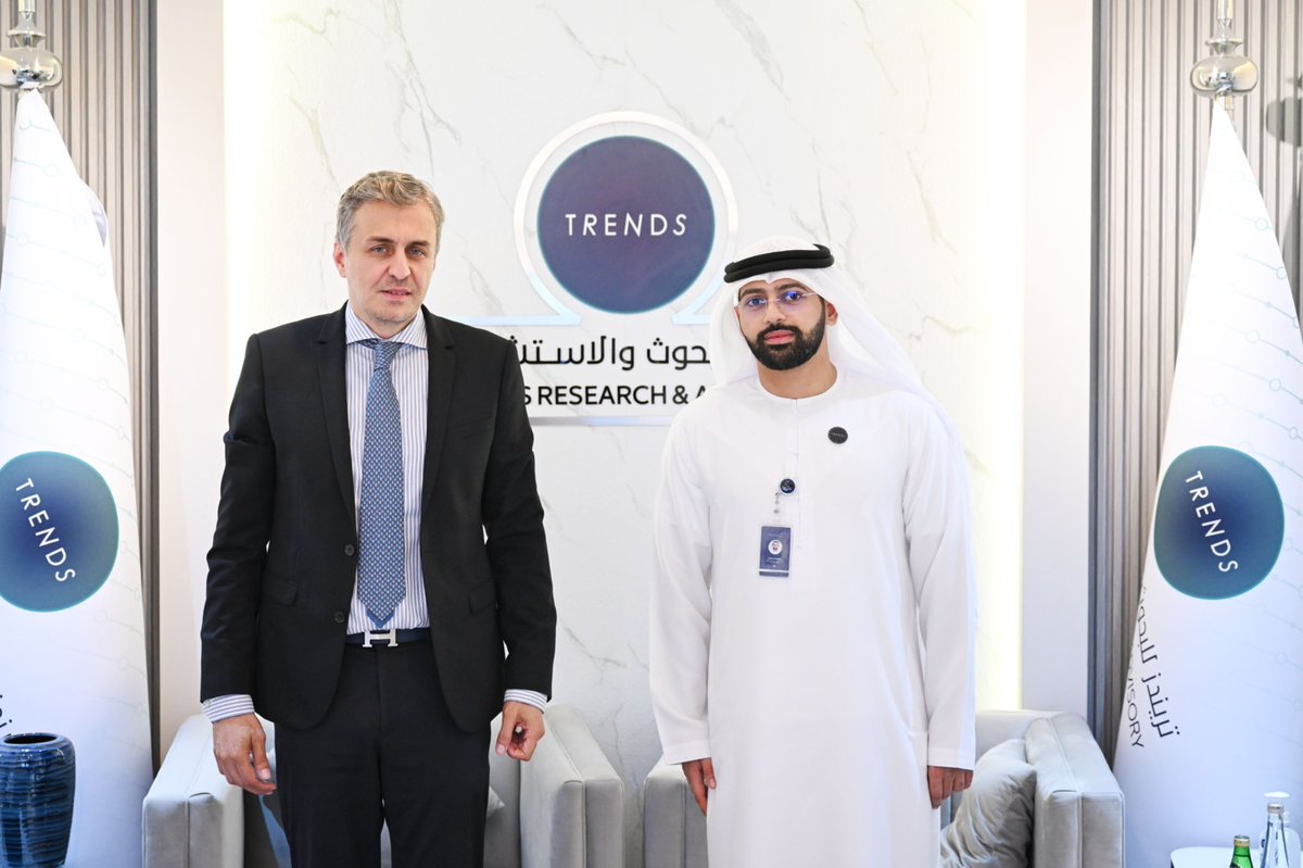 "تريندز للبحوث والاستشارات" وكلية إنسياد أبوظبي يوقعان مذكرة تفاهم لتعزيز التعاون البحثي والعلمي بين الجانبين، ووضع إطار مشترك بين معهد تريندز الدولي للتدريب وإنسياد لتطوير برامج تدريبية مبتكرة تدعم بناء القدرات وتعزز تبادل المعرفة.

#تعاون_بحثي
#بناء_القدرات
#تبادل_المعرفة