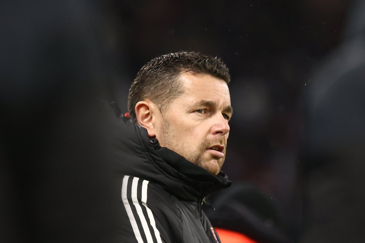 ActuFoot_'s tweet photo. 🍿 Pierre Sage affrontera l’OL pour son premier match officiel en Ligue 1 avec Lens. 🔙❤️💛 https://t.co/mergcoxB1f