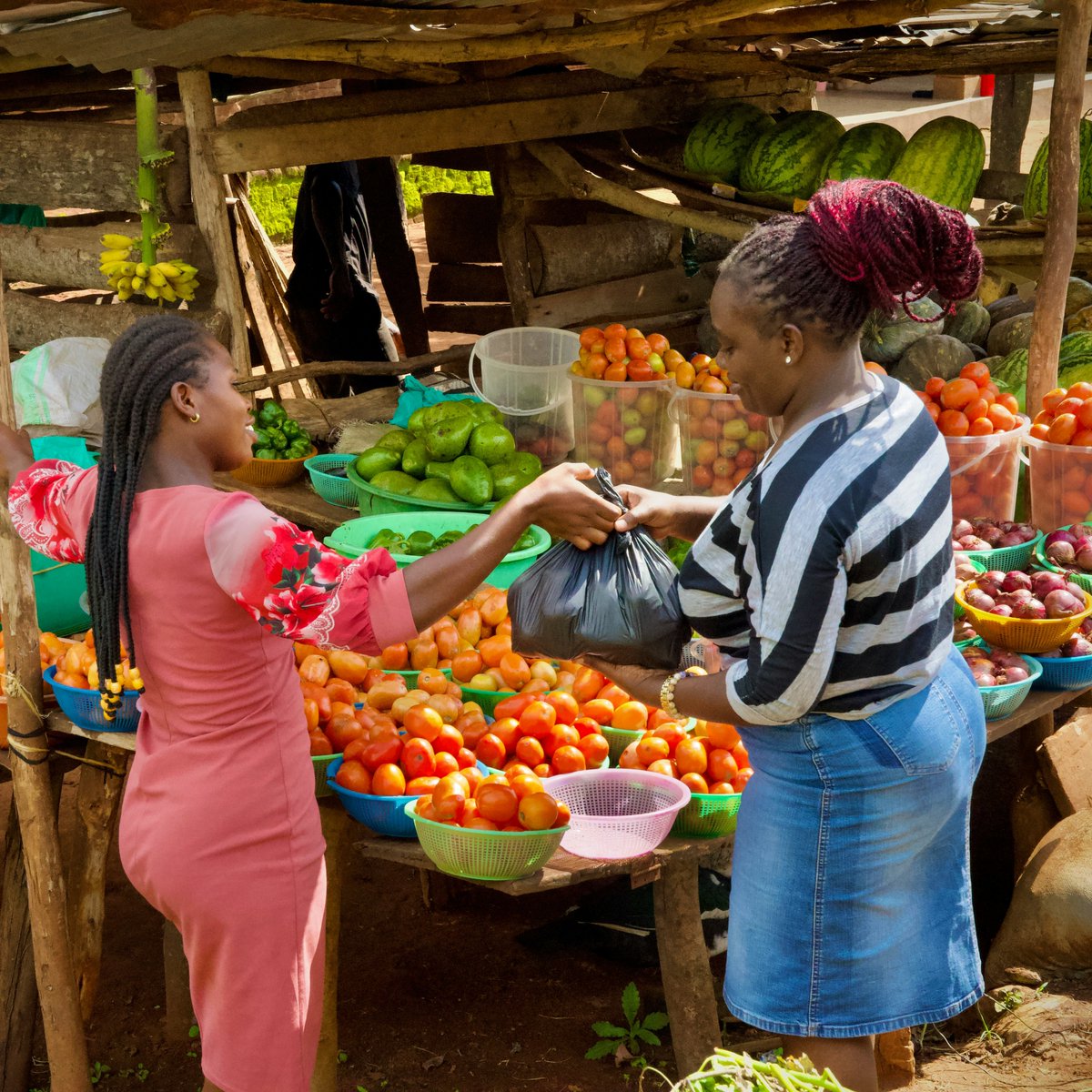 UsahihiNME's tweet image. From Nairobi’s wholesale hubs to Mombasa’s port gates,#UsahihiNME is more than tarmac—it’s a trade artery. With the expressway, local traders, transporters, and farmers will be connected faster, cheaper, and smarter. 
#EconomicGrowth #TheNewWay