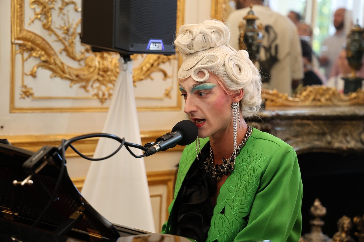 Irish Embassy Paris (@irlembparis) on Twitter photo L’Ambassade d’Irlande à Paris a célébré #Pride2025 sous le signe de la visibilité, du respect et de la solidarité 🌈
L’Irlande et la France partagent des valeurs identiques et ont su s’engager dans leur histoire en faveur de ces principes. L’Ambassade d’Irlande à Paris a célébré #Pride2025 sous le signe de la visibilité, du respect et de la solidarité 🌈
L’Irlande et la France partagent des valeurs identiques et ont su s’engager dans leur histoire en faveur de ces principes.