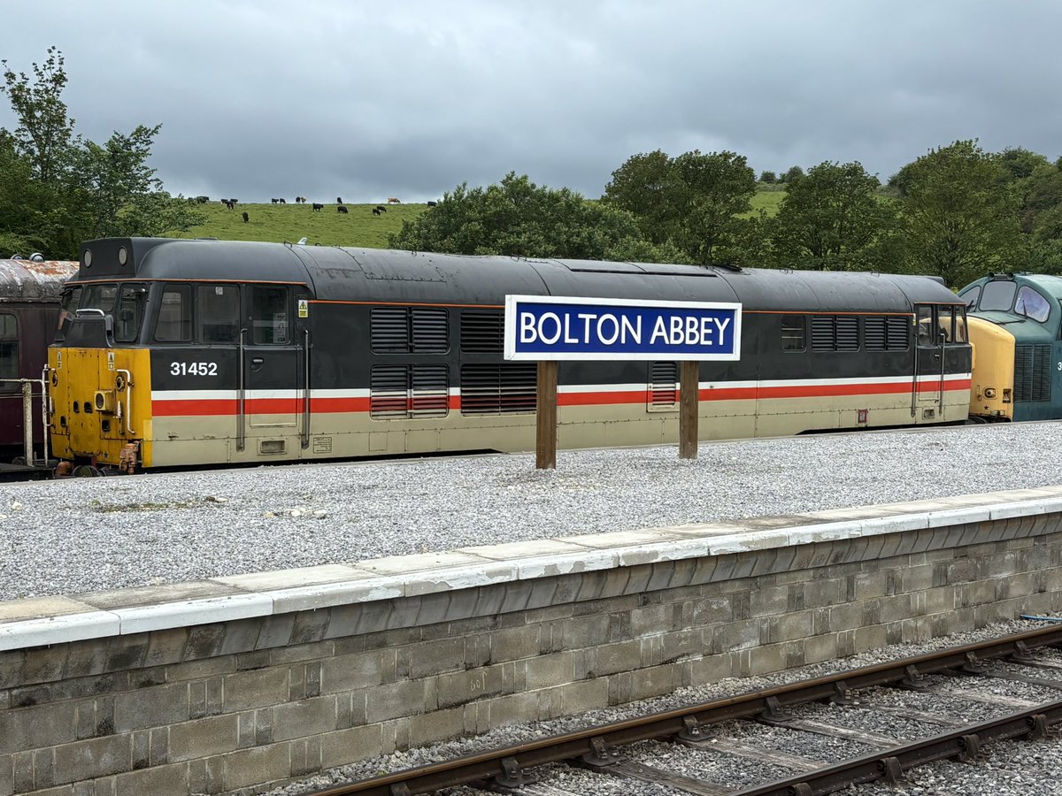 Love a 31 #class31 #femalerailwayphotographer