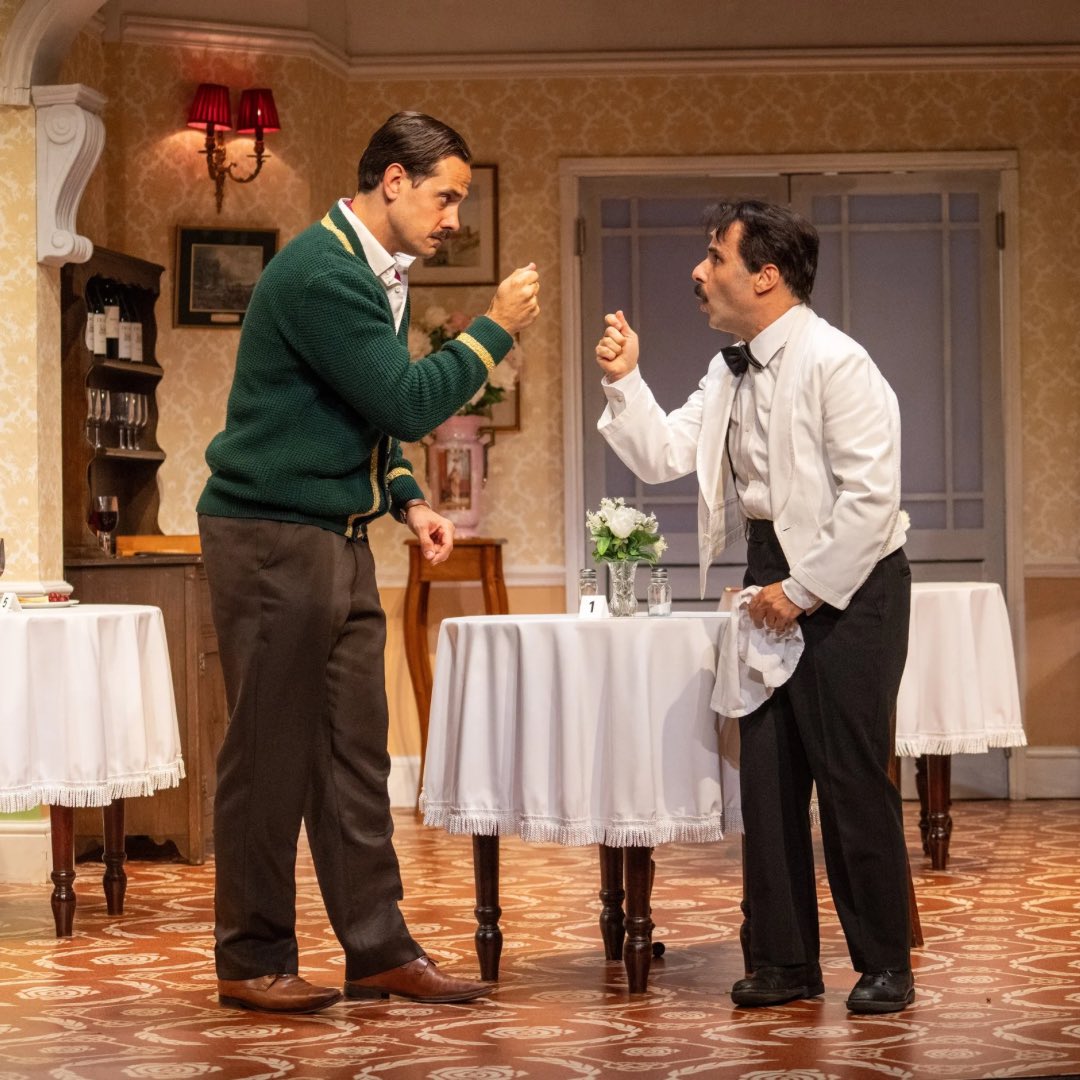 NimaxTheatres's tweet image. Check-in is officially open for our brand new cast of FAWLTY TOWERS 🤩🛎️
Now playing at the Apollo Theatre, book your tickets here: nimaxtheatres.com/shows/john-cle…
📸 Hugo Glendinning