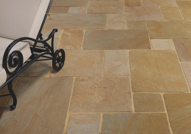 AWBSLTD's tweet image. Save 10% on the gorgeous #Pavestone Tudor Antique Cloiser natural stone #paving pack now, also with FREE local delivery.
This stunning paving features warm green-brown shades &amp;amp; subtle pink hues.
The perfect option for traditional properties
ow.ly/6kRP50WeEAu
#stonepaving