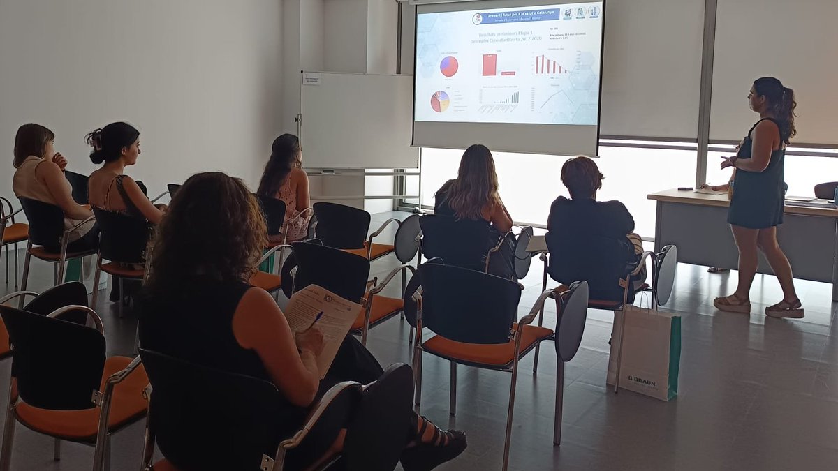 Col·legi d'Infermeres i Infermers de BCN (COIB) (@coibarcelona) on Twitter photo La videpresidenta del #COIB, <a href="/MerSenshi/">Mercedes Guerrero</a>, modera la presentació de comunicacions de la jornada La videpresidenta del #COIB, <a href="/MerSenshi/">Mercedes Guerrero</a>, modera la presentació de comunicacions de la jornada
