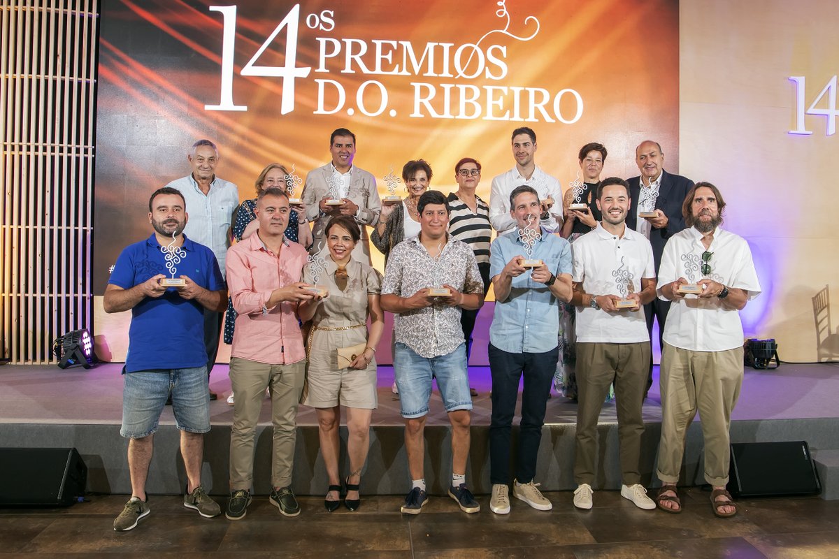 Humor, pasión y agradecimientos en la gala de entrega de los XIV Premios D.O. RIBEIRO 🏆
🔗 goo.su/jTsWf 
#vino #vinoDO #DenominacióndeOrigen