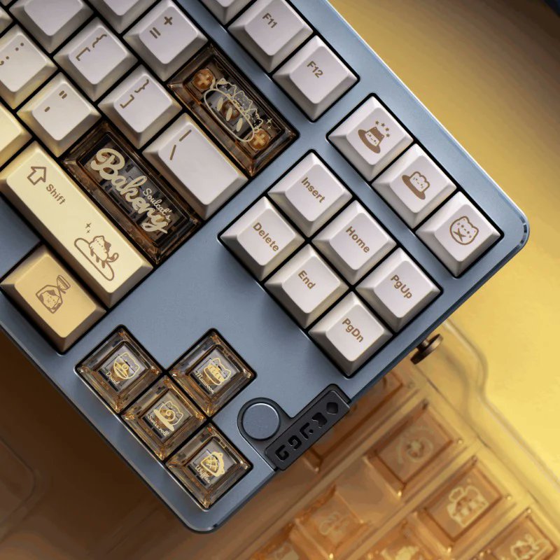MechkeysJP's tweet image. 🐱 かわいさ×クオリティ 🎂
Soulcat Bakery Meow チェリープロファイルキーキャップセットが登場!
✔️ PBT+PC素材
✔️ 141 + 26キーの豊富なセット
👉 どのキーボードに合わせたい?
mechkeys.com/products/soulc…
#メカニカルキーボード #キーキャップ #キーボードカスタム #Mechkeys
