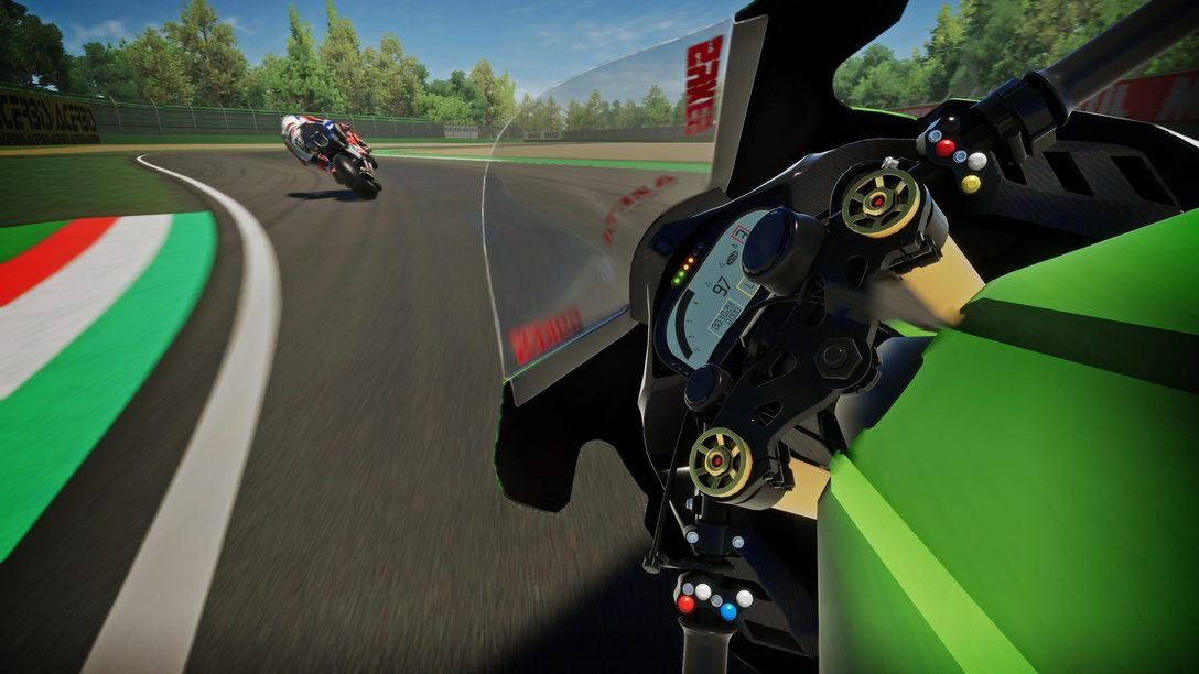PlayStationDE's tweet image. Macht euch bereit für rasante #VRSuperbike Action! 🏍️
#VRiderSBK erscheint heute auf #PlayStationVR2

Fahrt über 14 echte Strecken mit 320+ km/h und spürt jeden Nervenkitzel in VR! ⚡ ps.playstation.com/stevTv7JRc