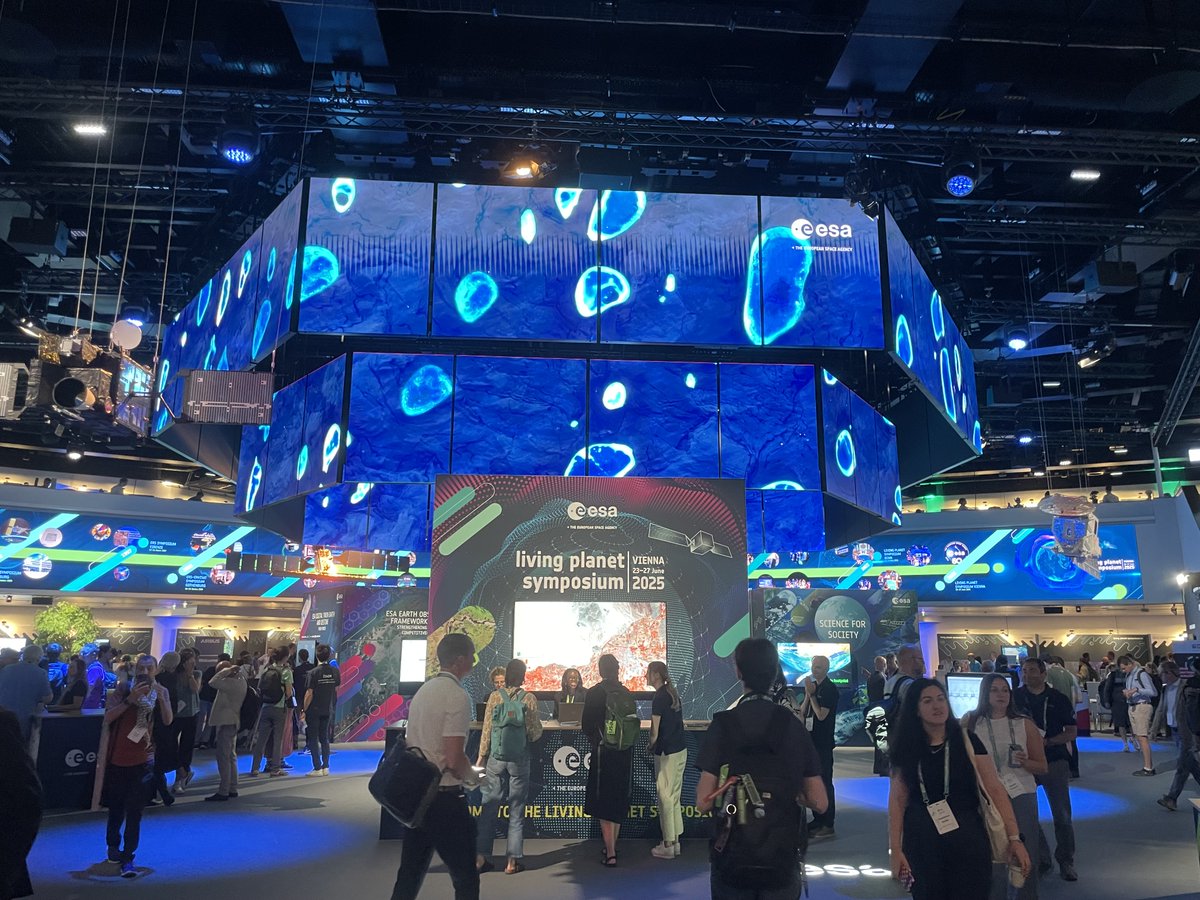 BCubedProject's tweet image. 🚀On 22 June 2025, B-Cubed hosted a hands-on session on “Biodiversity Data Cubes for Earth Science: From SQL Queries to Standardized Geospatial Output” at the Living Planet Symposium 2025.
@esa @idiv 
#DataCubes #BiodiversityData #LPS25