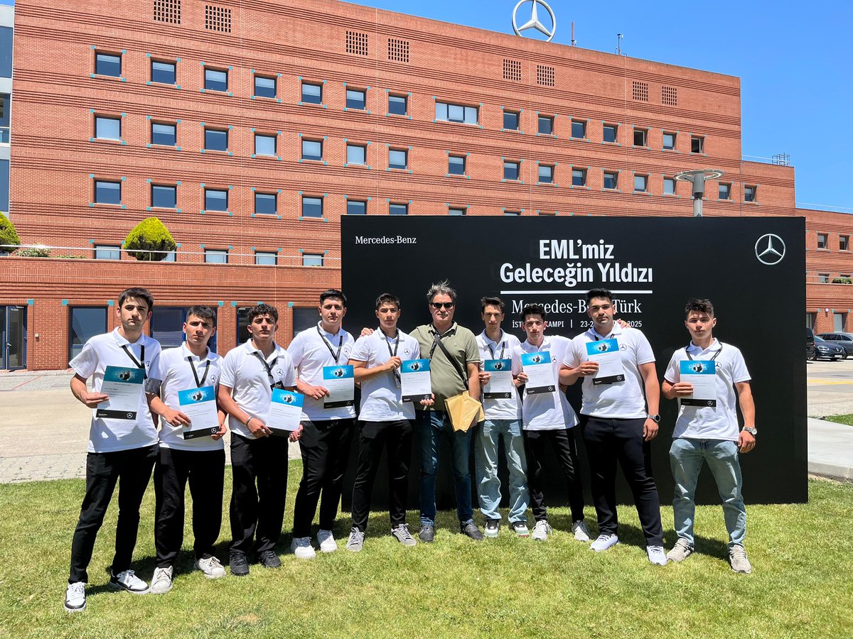 izmir_mte's tweet photo. Konak Şehit İdari Ataşe Çağlar Yücel Mesleki ve Teknik Anadolu Lisesi öğrencilerimiz EML’miz Geleceğimizin Yıldızı projesi kapsamında işe başlayacakları yetkili servisler öncesinde İstanbul  Mercedes-Benz Türk  A.Ş Eğitim Kampüsündeki Kampına katıldı @izmir_ilmem https://t.co/9LMMNM2Mrw