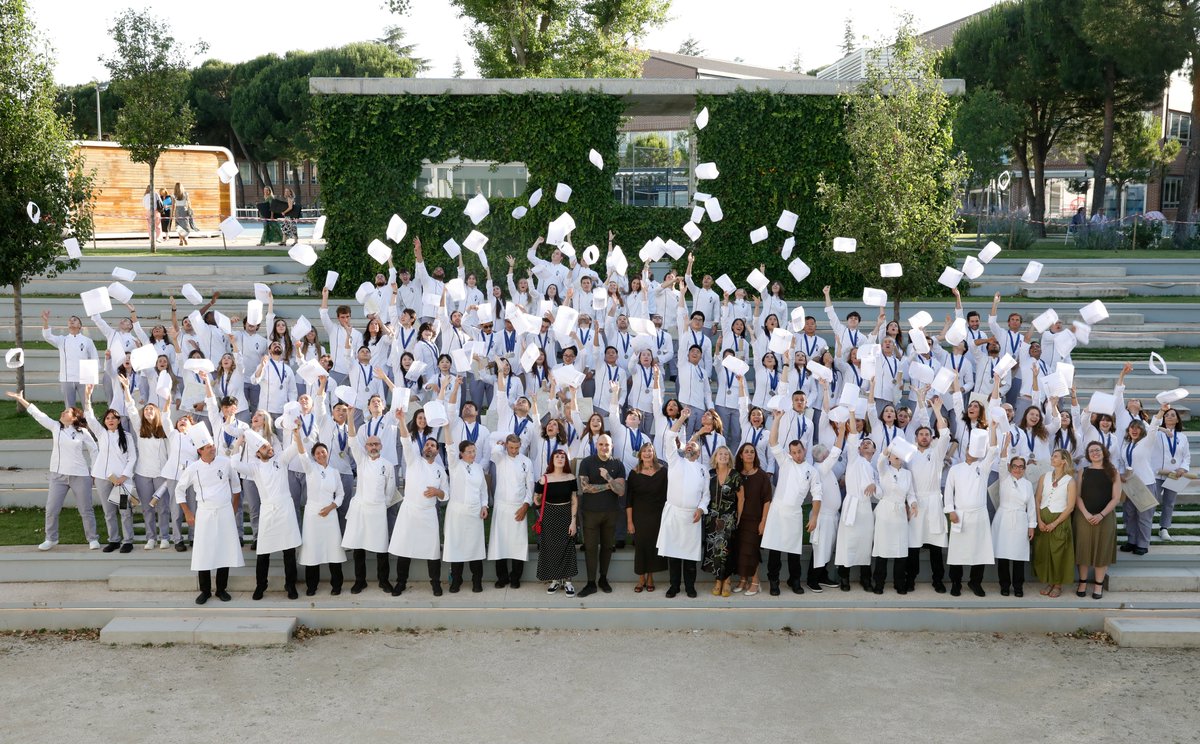 Ayer celebramos la segunda graduación del año en Le Cordon Bleu Madrid, junto con la del Grado en Gastronomía de la <a href="/ufvmadrid/">Universidad Francisco de Vitoria</a>. A todos nuestros nuevos titulados, ¡enhorabuena! 🎓👩‍🍳