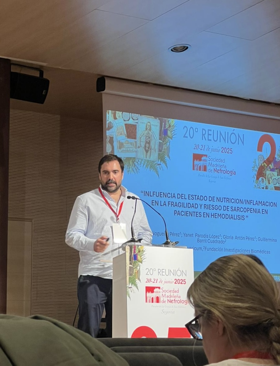 avericum's tweet image. 🎙️ Nuestro compañero Ángel Nogueira ha presentado sus trabajos y comunicaciones orales en el congreso #SOMANE2025 compartiendo conocimiento y experiencia en nutrición clínica en pacientes con #enfermedadrenalcrónica ¡Enhorabuena! 
#Avericum #AvericumInvestiga #Nefrología