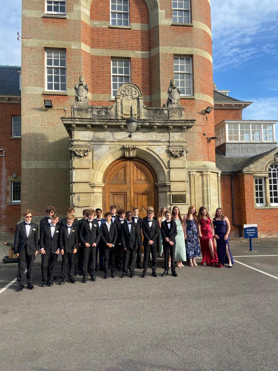 The #PangCollYear8 dinner last night was a brilliant occasion to celebrate the past two years in Dunbar. The pupils got to dress up and enjoy a delicious Chinese meal🥡🥳