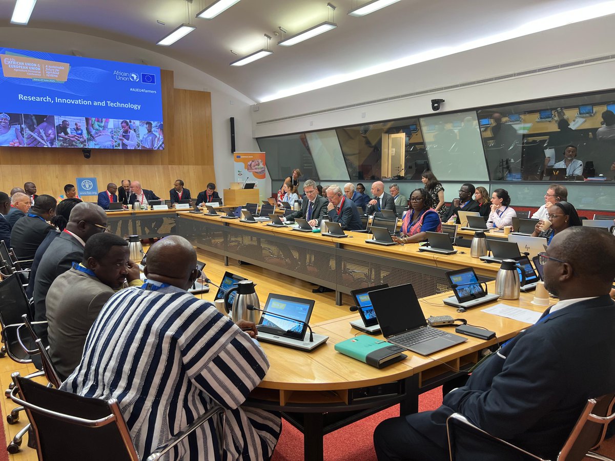 Voedselzekerheid staat wereldwijd onder druk. Vandaag bij de AU-EU Conferentie in Rome benadrukte ik namens Nederland het belang van voedselzekerheid, duurzame landbouw en samenwerking die ook bijdraagt aan vrede en het tegengaan van niet-gereguleerde migratie. 1/2