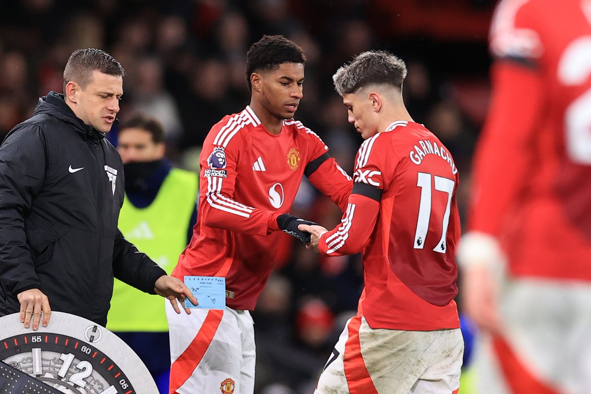 ThatsFootballTV's tweet image. 🚨 Premier League TV coverage will feature touchline interviews with substituted players for the first time next season.

As part of USA-style innovations, camera operators will also be allowed to enter the field of play to capture close-up footage of celebrations and will be