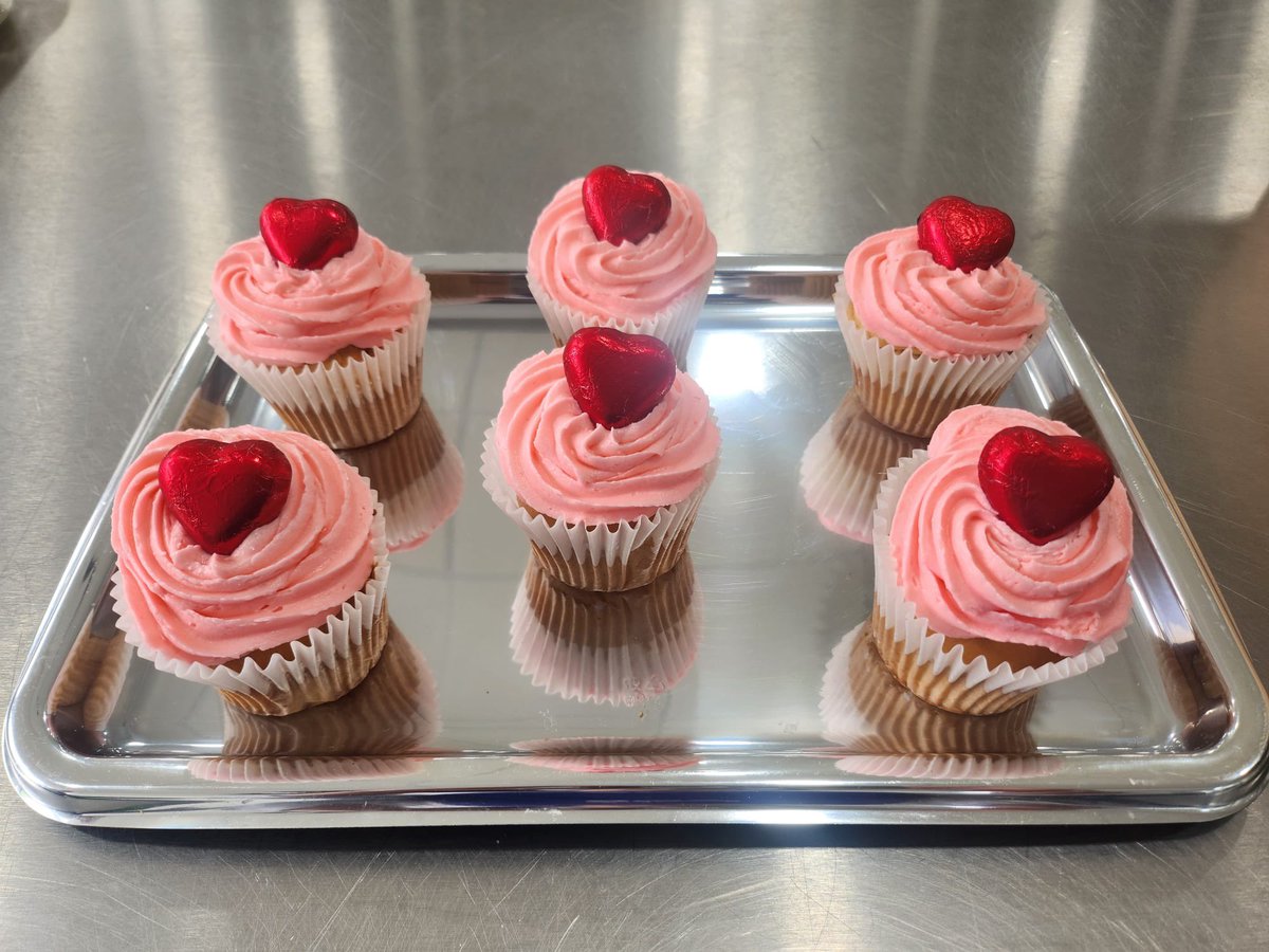 Happy Feast Day to our sister school, Sacred Heart Catholic High School. May the love and compassion of the Sacred Heart of Jesus inspire us all today and always. Wishing you a blessed and joyful celebration! #StCuthbertsFormingGreatMen #StCuthbertsFaith #SacredHeartofJesus