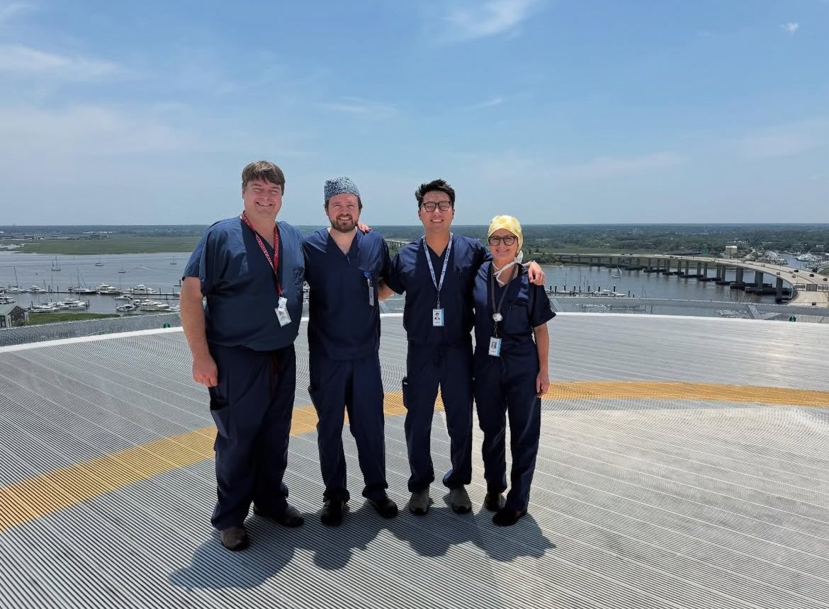 Grateful for excellent weather here in Charleston, SC. ☀️Catch our Pediatric Surgery team putting in work @ the helipad with Dr Lesher 🚁#ResidentLife #GeneralSurgery