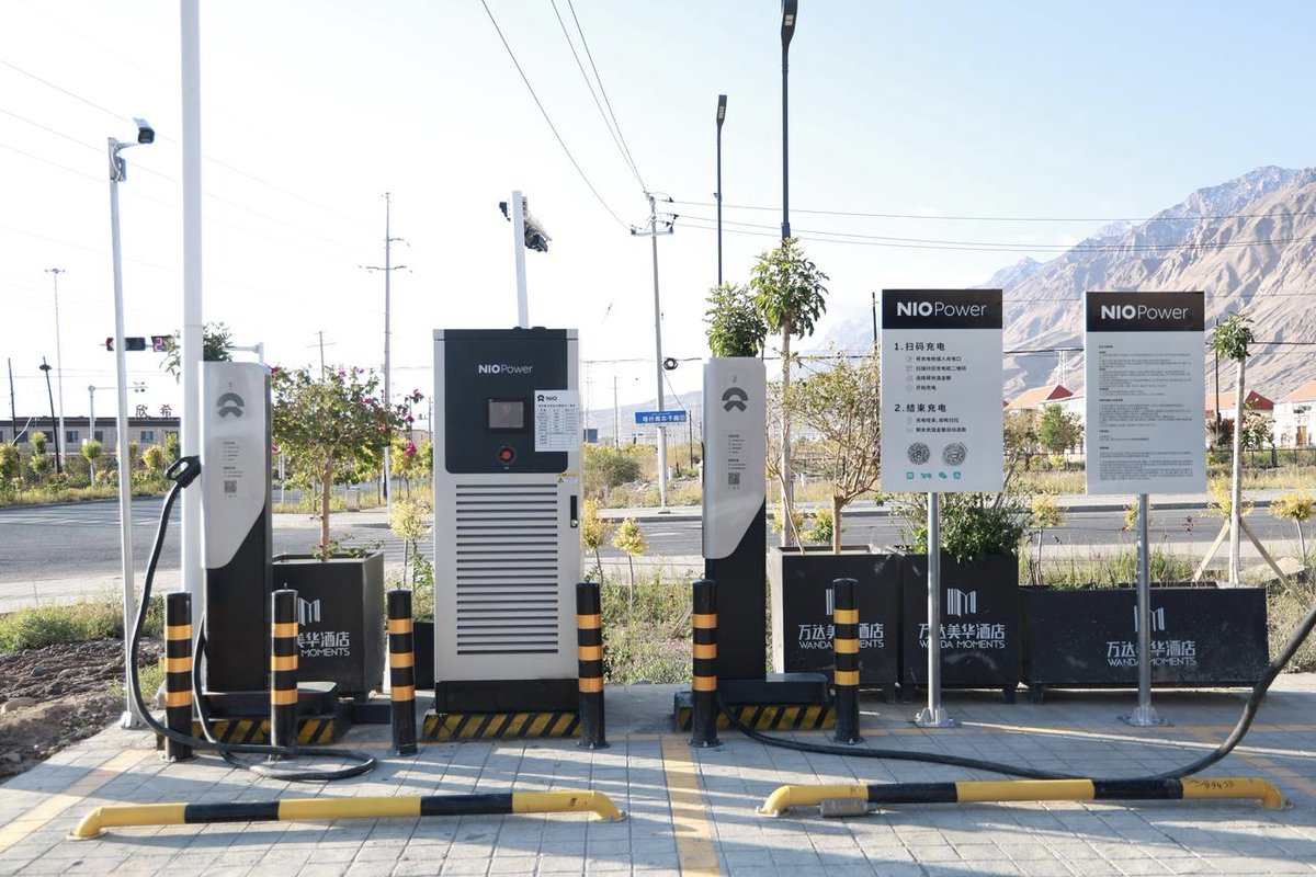 WilliamLiNIO's tweet image. Recently, many NIO and ONVO users have been sharing their stories on social media, full of beautiful scenery of Xinjiang. 😄
I'd like to share one of NIO supercharging stations at the Wanda Moments Hotel, Taxkorgan Pamir in Kashgar, southern Xinjiang. It's located on the Pamir…