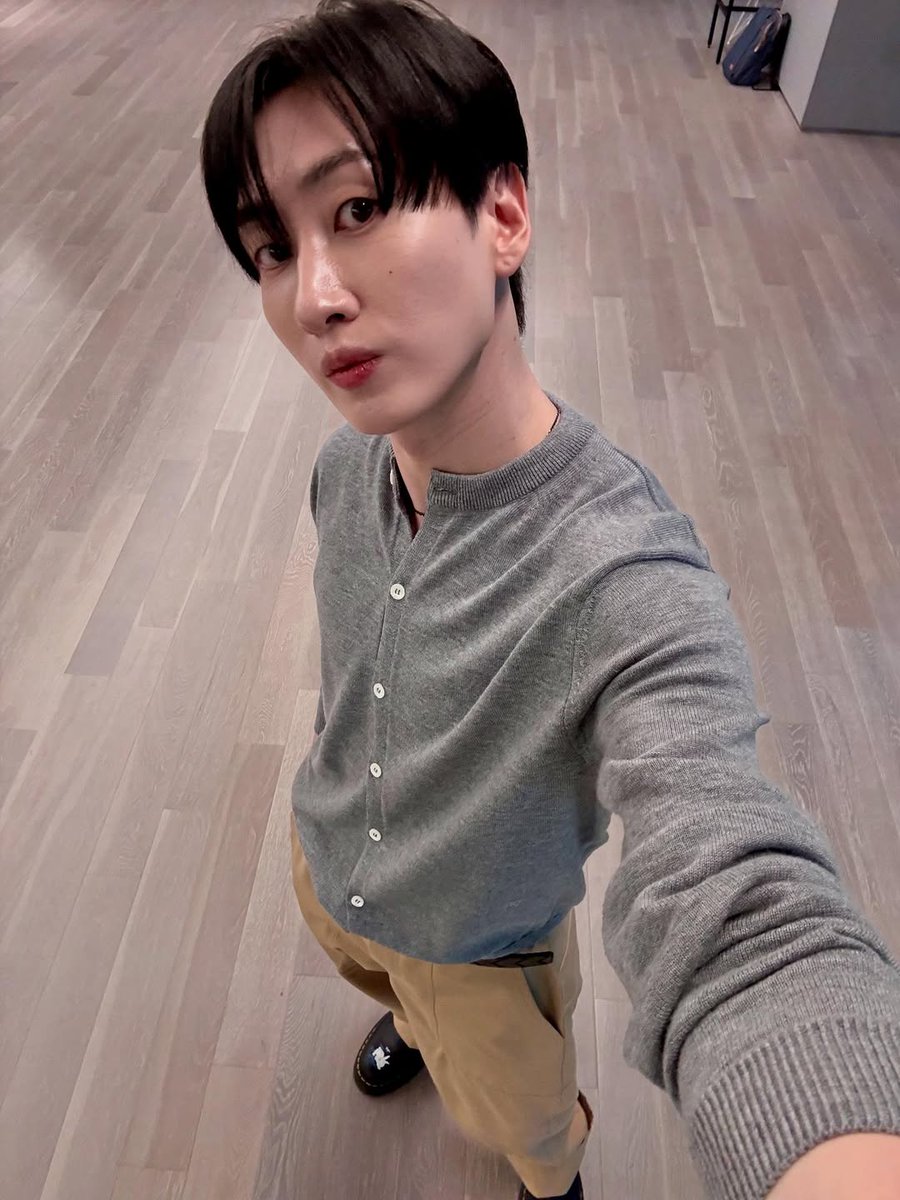 TheLees_HyukHae's tweet photo. 260627

#EUNHYUK IG UPDATE

#세호가중계 #조세호 #슈퍼주니어 #SUPERJUNIOR #SUPERJUNIOR25 https://t.co/d20PdwfLaF