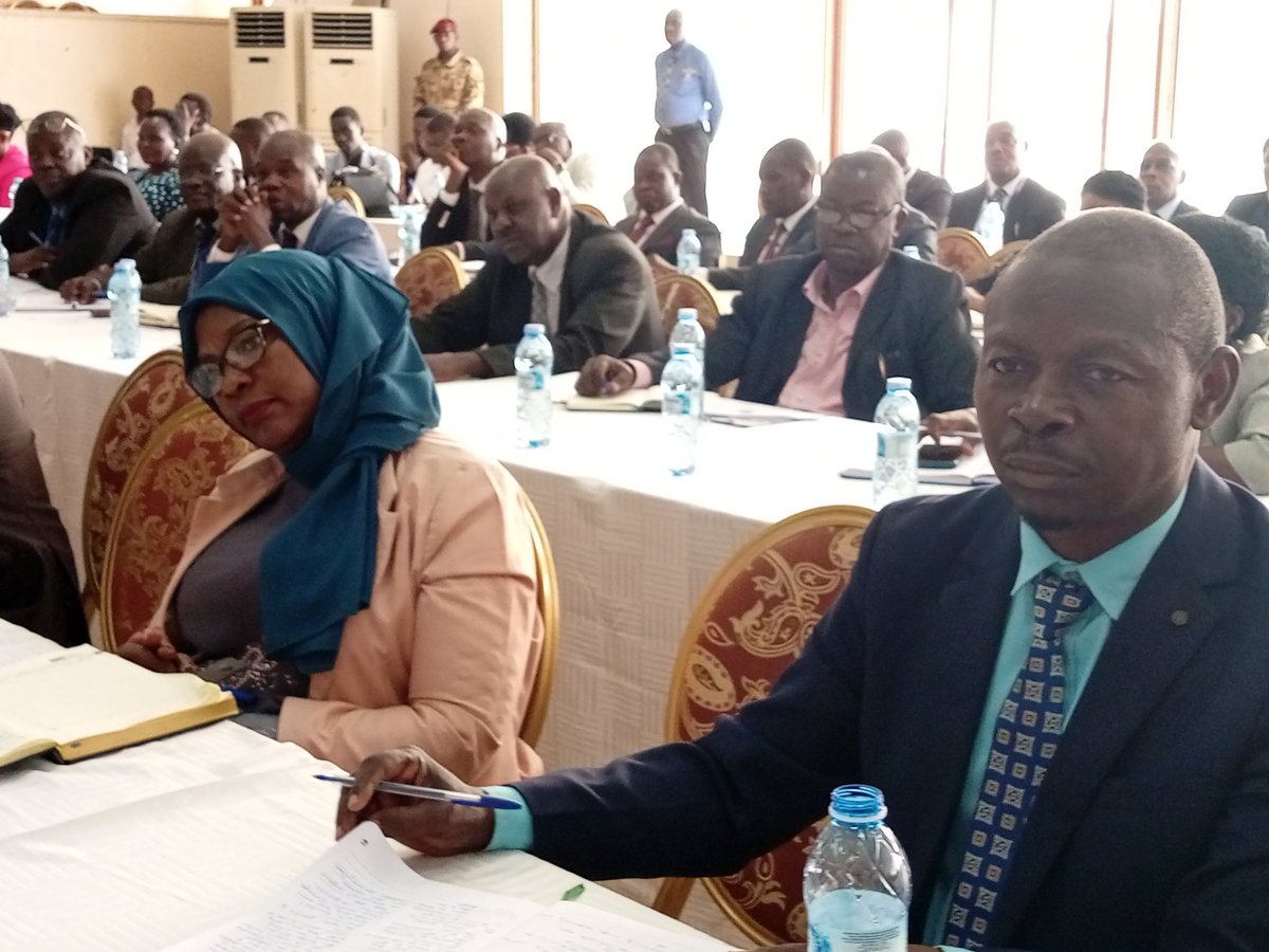 Transparency and accountability should be upheld at the local level by ensuring that every shilling adds value to the citizens in form of efficient service delivery.
Ms.Lucy Nakyobe- Head of Public Service / Secretary to Cabinet.
#ServiceDeliveryUg