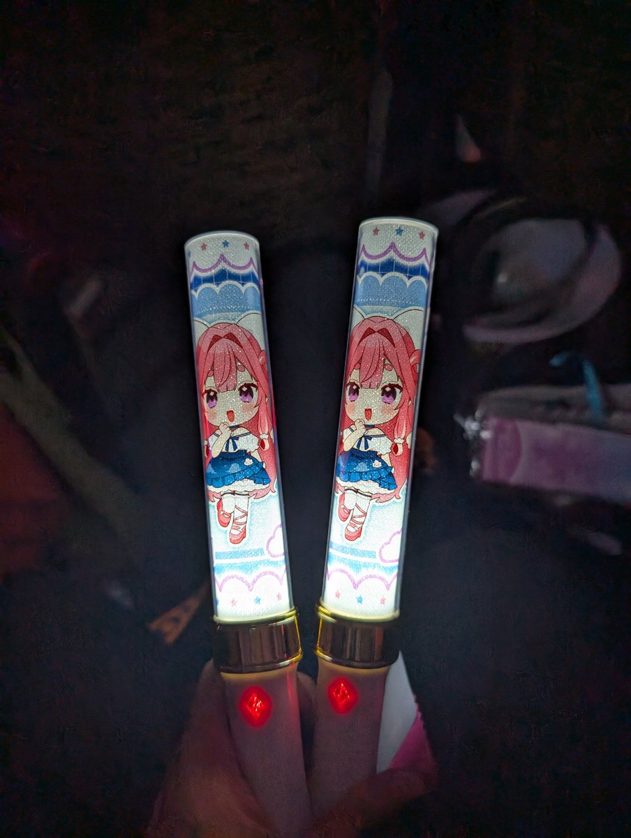 ninjaofthesands's tweet image. Met two cuties from #VDere!
Love their singing voices so much~~~ favorite concert of offkai
Thanks spica for chatting about my ukulele, look forward to my first song request soon.
And alpha for talking about an old friend (can't believe you snitched).
#SpicaBoo #AlphaBettaVT