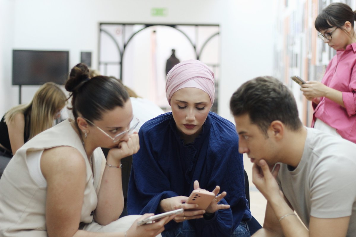 👉🌱 Naša prva #razgovoruša u Tuzli okupila je mlade da mapiramo izazove Zelene agende i zaštite okoliša. Pridružili se predstavnici vlasti: Asja Redžić i Esmir Spahić. Zajedno smo tražili rješenja za održivu budućnost.  #WesternBalkansYouthLab <a href="/rccint/">RCC</a>