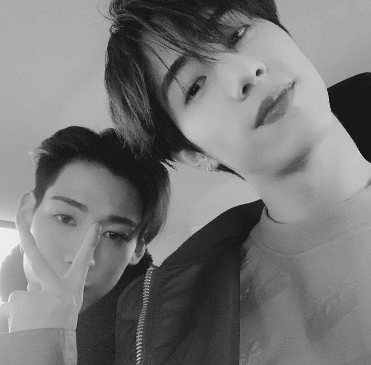 gifzyMT93's tweet photo. มิลานในวันนั้น หวานสู่ปารีสในวันนี้มาก ㅠ ㅠ https://t.co/1Ww35nBZhX