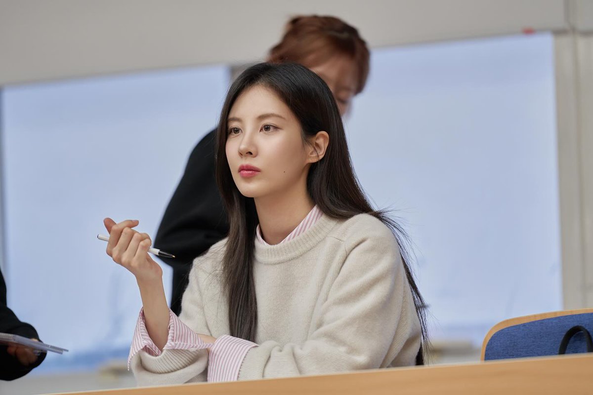 SeohyunData's tweet photo. 📰 | Episode 6 of 'The First Night With the Duke' scored a rating of 3.3% national and 3.4% capital region (Nielson Korea), marking its highest viewership in the Seoul Metropolitan Area and ranking 1st among all network programs in its time slot.

#TheFirstNightWithTheDuke https://t.co/X1S5vxnx3b