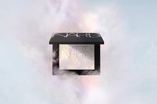 「ライトリフレクティング プリズマティックパウダー」に、透明感と上品な煌めきをプラスする新シェードが登場。数... prtimes.jp/main/html/rd/p…