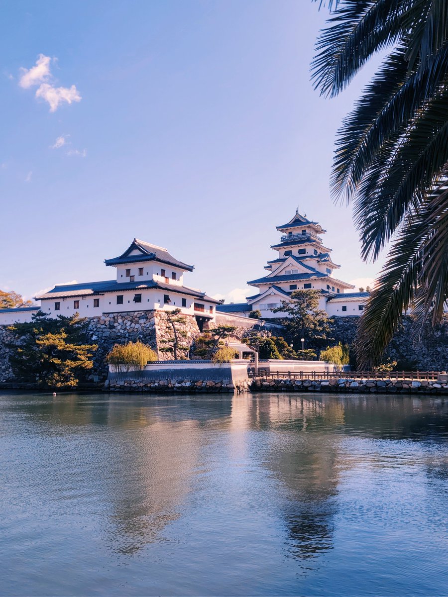 JaponEamigos's tweet image. ¡Qué hermosa postal del Castillo de Imabari! 🏯 Ubicado en Imabari, Prefectura de Ehime, Japón, es un tesoro de la historia japonesa con su impresionante foso de agua de mar. ¡Una maravilla arquitectónica! ✨ #ImabariCastle #Ehime #Japón #HistoriaJaponesa