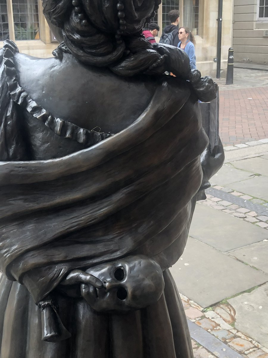 RoyalsOther's tweet image. The new statue of Aphra Behn by Christine Charleswoth in Canterbury. I really like looking at the back of statues.