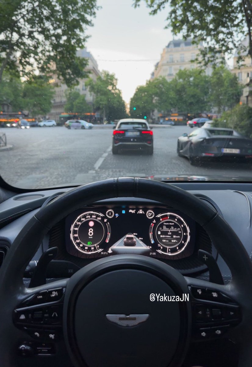 Pendant que certains font du 007 sur CoD… 

D’autres jouent à James Bond dans la vraie vie 😂😂