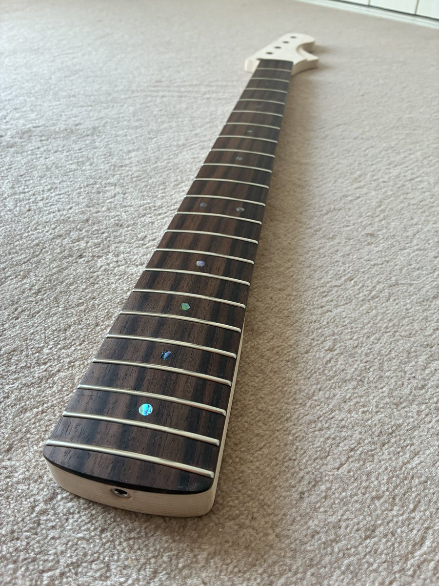 フレット打った。