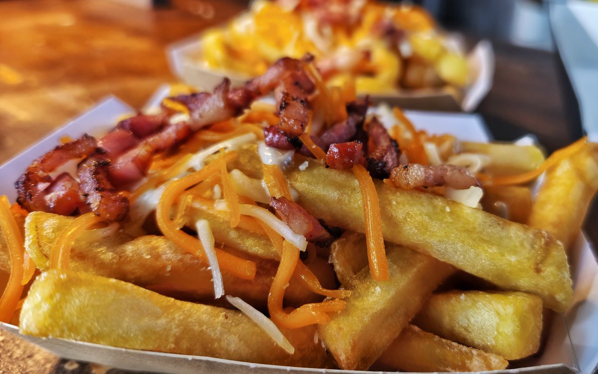RockImperiumFes's tweet photo. 🍔🔥 The Foodcase: donde cada bocado suena a rock.
Hamburguesas con actitud, hechas para aguantar jornadas épicas.
📍Pilla la tuya en nuestro foodtruck y siente el sabor que alimenta el directo.
#TheFoodcase #RockImperiumFestival #BurgerPower #SaborSinFiltros
:: ::
🍔🔥 The Foodcase: where every bite hits like rock.
Burgers with attitude, built for epic festival days.
📍Find us at the food truck and taste the flavor that fuels the stage.
#TheFoodcase #RockImperiumFestival #BurgerPower #RawFlavor