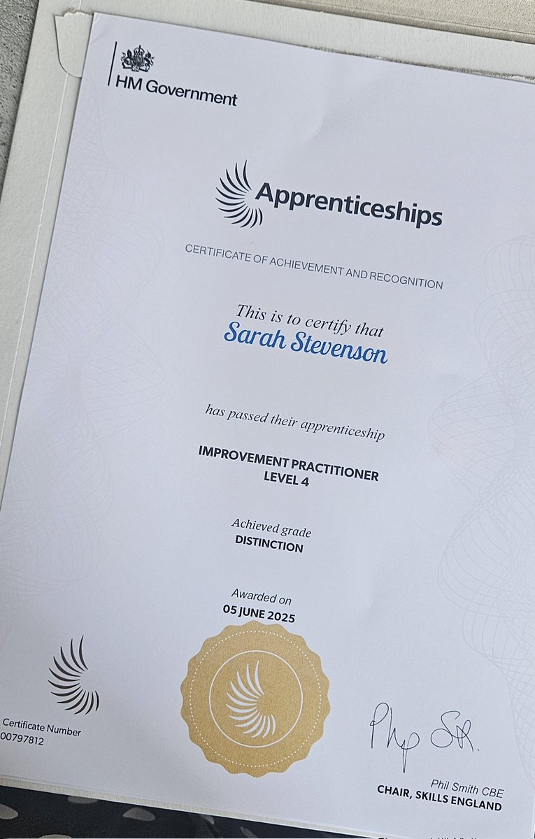 SasaStevenson's tweet image. Feeling proud! 🍾🥂🎓