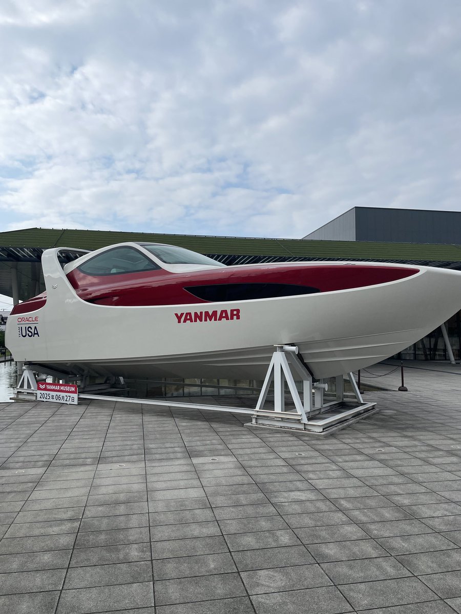 ブラじぇーむずＩＮ長浜

滋賀県長浜市に来ました❗️
黒壁スクエアなど、なかなかいい街でした。
ヤンマーミュージアム楽しかったです😃
 #長浜　
 #ヤン坊マー坊