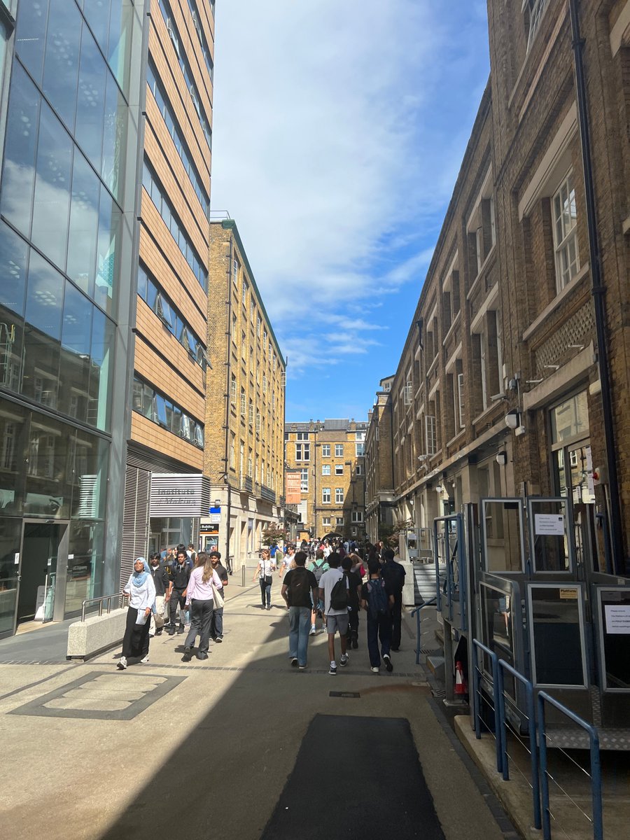 ArtsHumsUCL's tweet image. UCL Undergraduate Open Days 2025 have begun!
Our students and staff can’t wait to welcome you - find us at the faculty fair at Senate House.
@UCLArtsSciences@GrandLat @uclhjs @UCLDIS @UCLSELCS @SladeSchool @UCLPhilosophy @UCLSSEES @ucl_eisps @ucl
#UCLOpenDay