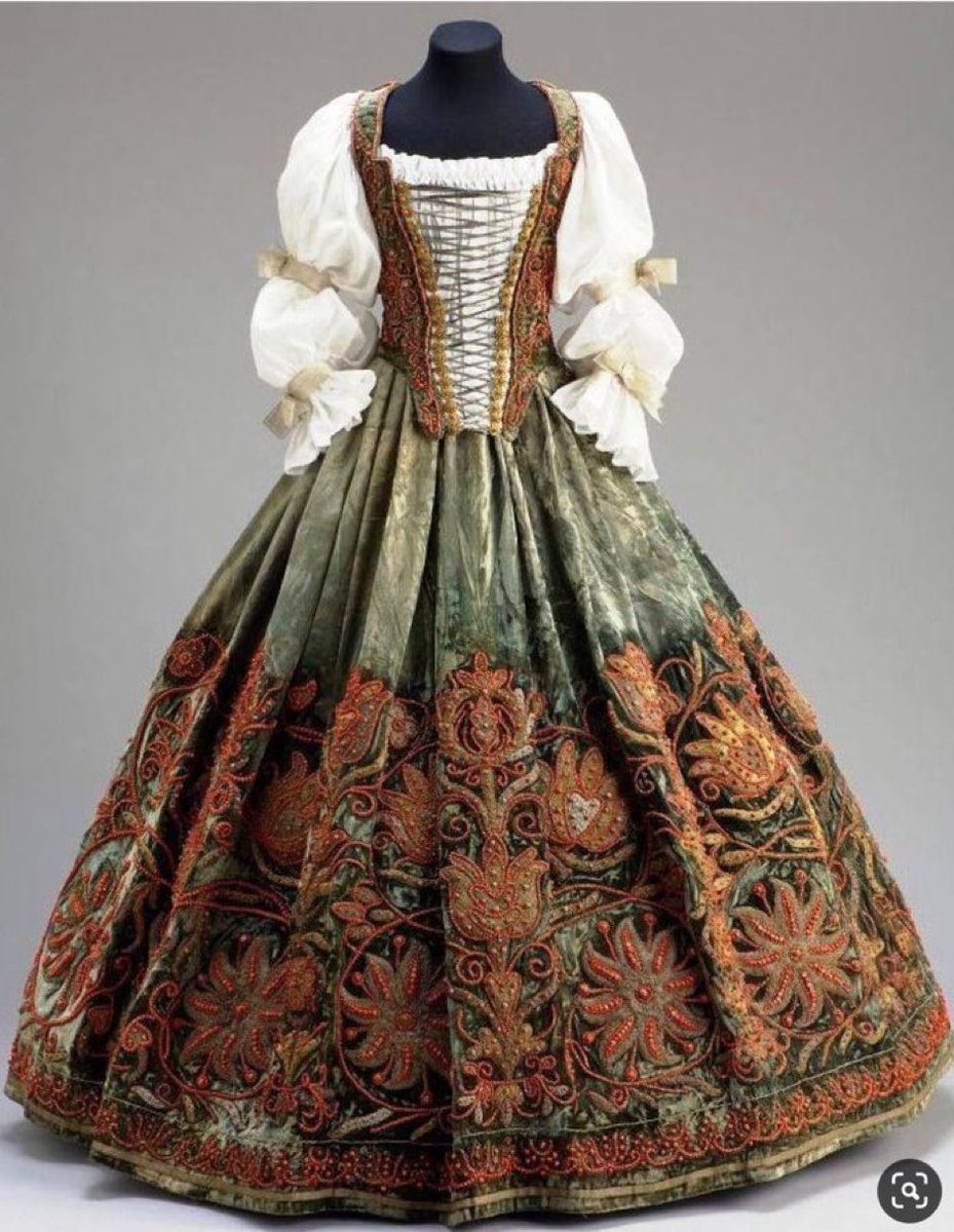 I’m celebrating my 12th Twitterversary with some of your all-time #frockingfabulous favourites!: I shared this Hungarian dress a few years ago, but I’ve dusted it off for new frockers. It was possibly worn by 14 year old Orsolya Esterházy at her 1655 wedding to her uncle, with