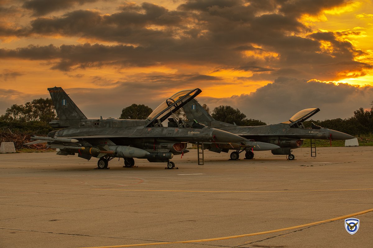 HAFspokesperson's tweet photo. As the sun sets, the "Foxes" of 340Sqn stand ready—silent, sleek, and always on the hunt.
#340M #F16V #haf #πολεμικηαεροπορια https://t.co/17h22oJjgB
