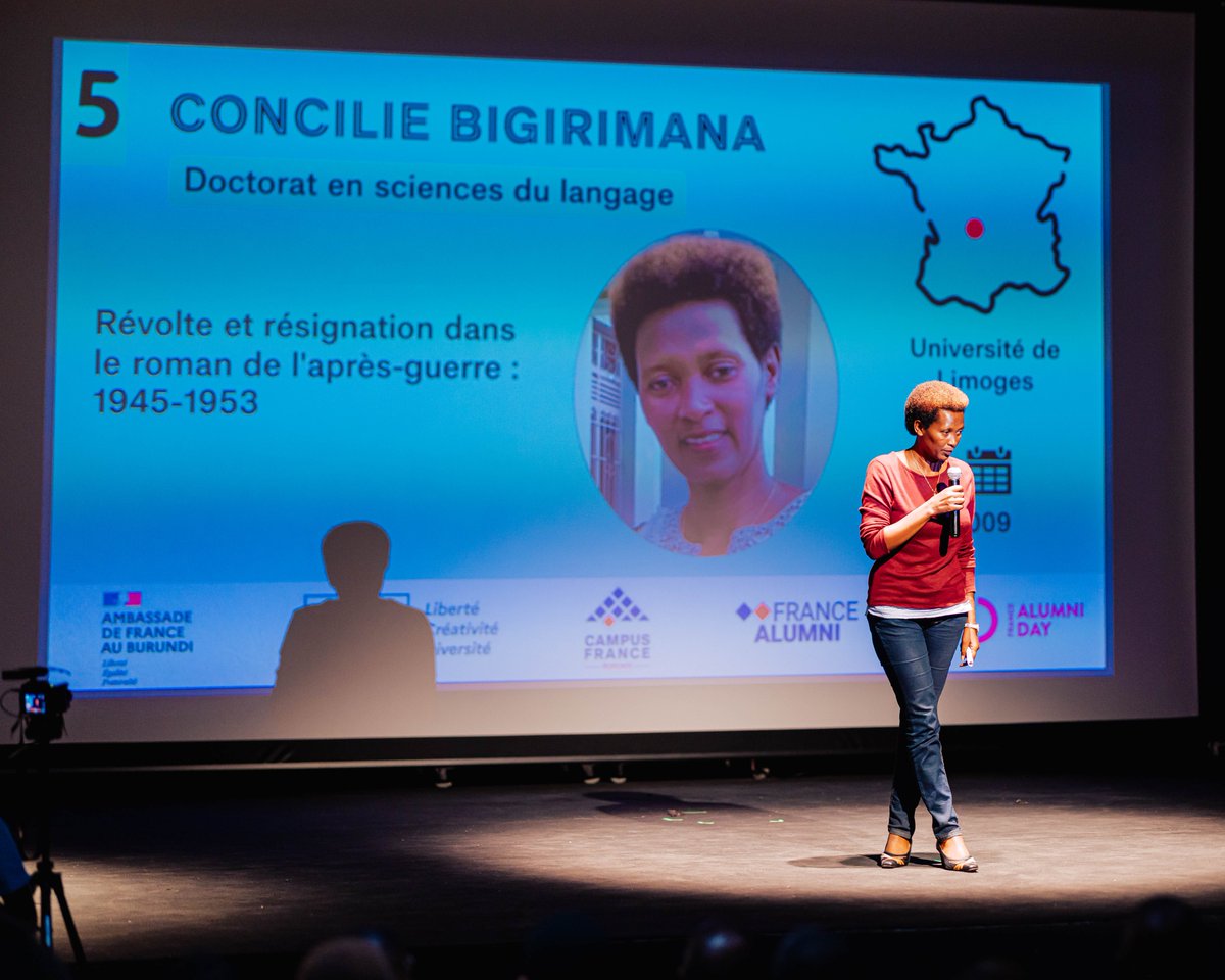 CampusBurundi's tweet photo. 🏅Le prix du jury a été décerné à Mme Concilie Bigirimana, docteure en sciences du langage de l’Université de Limoges.
🏅Le prix du public a été attribué à M. Arnaud Irakoze, en cours de rédaction de sa thèse en droit de l'environnement avec l’Université de Limoges. https://t.co/qp18PPzOyb