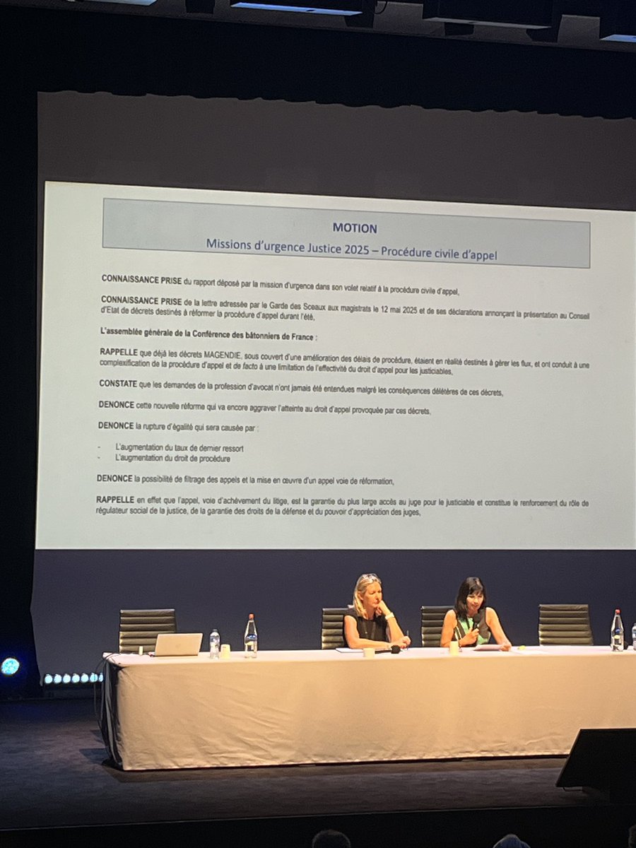 Barreau de Montpellier (@barreaumtp) on Twitter photo A l’unanimité des bâtonniers des barreaux de province , la <a href="/Conf_Batonniers/">ConférenceBâtonniers</a> s’élève contre les projets de réforme de la procédure d’appel que le Garde des sceaux annonce pour cet été. La Conférence dénonce ces atteintes disproportionnées à l’accès effectif au juge. A l’unanimité des bâtonniers des barreaux de province , la <a href="/Conf_Batonniers/">ConférenceBâtonniers</a> s’élève contre les projets de réforme de la procédure d’appel que le Garde des sceaux annonce pour cet été. La Conférence dénonce ces atteintes disproportionnées à l’accès effectif au juge.