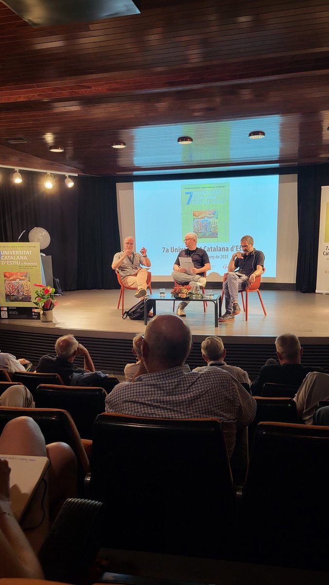 🗣 Segona jornada de la <a href="/UCE_CAT/">Universitat Catalana d'Estiu</a> a #Manresa amb la taula rodona 'La renovació pedagògica catalana, entre ahir i avui', amb Jordi Garcia Farrero d'<a href="/UniBarcelona/">Universitat de Barcelona</a> i Jordi Feu Gelis d'<a href="/univgirona/">Universitat de Girona</a>

Les ponències i debats continuaran fins demà, dia de cloenda 👉 uce.cat