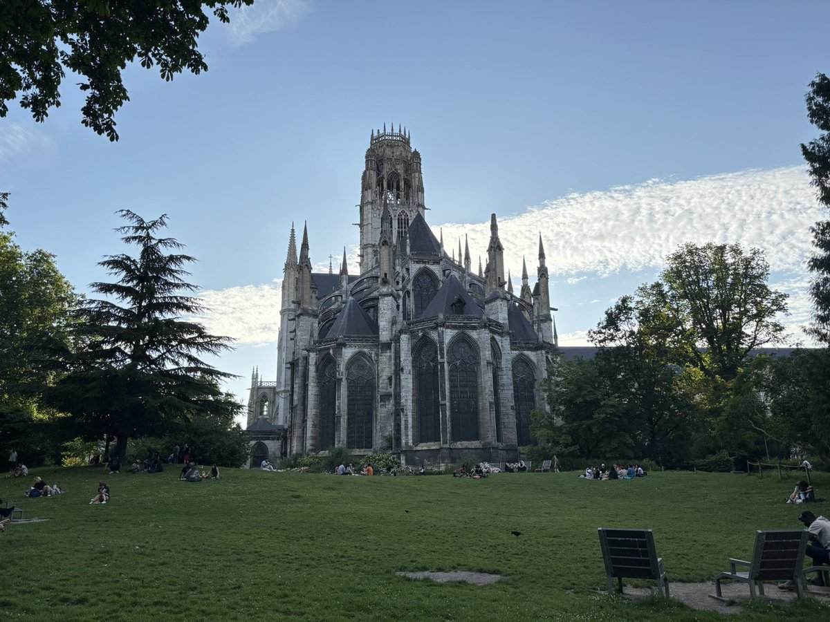 DevauxRouen's tweet photo. https://t.co/RMUpm8uETz https://t.co/63TDAlvYFq