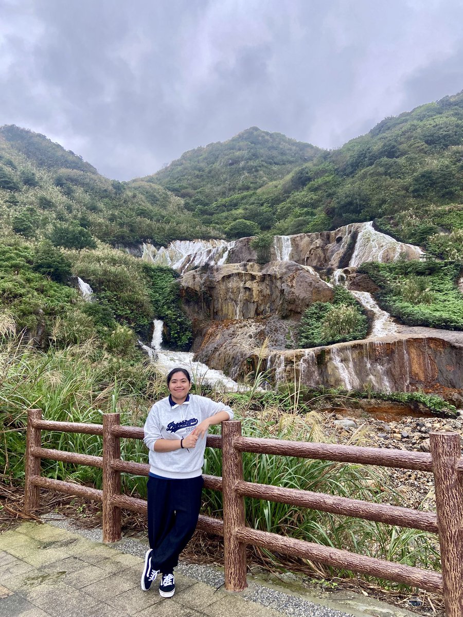 Pablolicious14's tweet photo. Same Location 🫶🏻 @justintdedios 

SB19 TAKES TAIPEI STATION
@SB19Official #SB19
#SB19MissionTAIWAN
#SB19_JUSTIN https://t.co/LusAUcuMk4