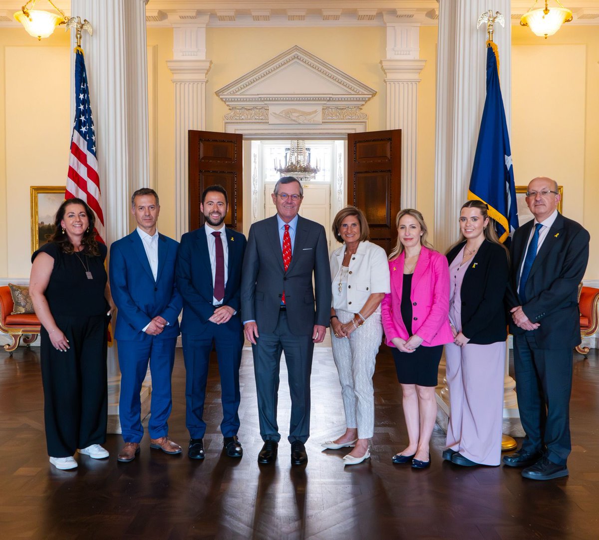 Board of Deputies of British Jews (@boardofdeputies) on Twitter photo In a momentous week in geopolitics, it was an honour to meet with new <a href="/USAmbUK/">Ambassador Warren Stephens</a> Warren Stephens yesterday alongside communal colleagues from <a href="/CST_UK/">CST</a> <a href="/JLC_uk/">Jewish Leadership Council</a> <a href="/HolocaustUK/">H.E.T.</a> & <a href="/UJS_UK/">Union of Jewish Students</a>. We discussed Iran, peace & security for Israel & the Middle East, & antisemitism in the UK & US. In a momentous week in geopolitics, it was an honour to meet with new <a href="/USAmbUK/">Ambassador Warren Stephens</a> Warren Stephens yesterday alongside communal colleagues from <a href="/CST_UK/">CST</a> <a href="/JLC_uk/">Jewish Leadership Council</a> <a href="/HolocaustUK/">H.E.T.</a> & <a href="/UJS_UK/">Union of Jewish Students</a>. We discussed Iran, peace & security for Israel & the Middle East, & antisemitism in the UK & US.