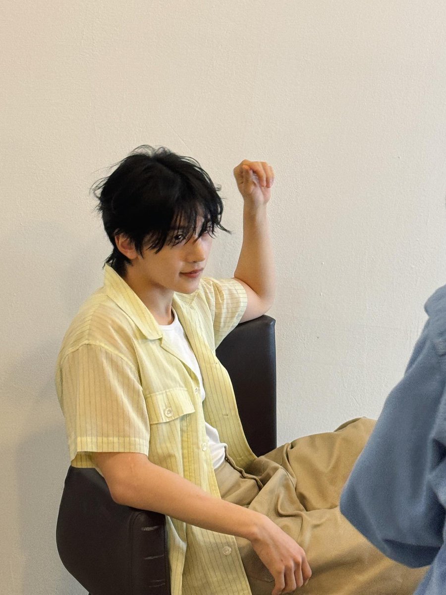 maehttw's tweet image. Accidentally caught on camera! 📷