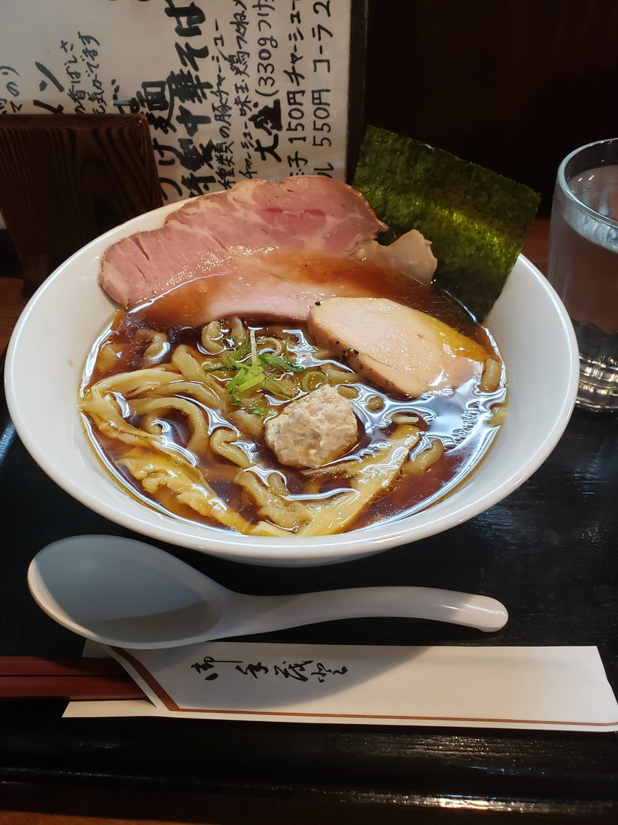 NeoChinn's tweet photo. うどんみたいな手打ちラーメン https://t.co/VTCWq2JJke