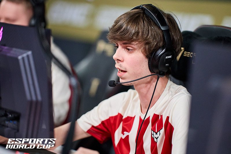 Top 8 Fortnite players with the MOST Earnings💵 In Fortnite Tracker 🌍
1-<a href="/Th0masHD/">HEROIC Th0masHD</a> $1,135,857M EU
2-<a href="/QueasyFN/">Twis Queasy</a> $1,126,817M EU
3-<a href="/taysonFN/">Falcon TaySon</a> $1,036,039k EU
4-<a href="/JannisZFN/">CGN JannisZ</a> $829,832k EU
5-<a href="/KamiFN1/">QAD Kami</a> $812,375k EU
6-<a href="/Setty2k_/">Setty</a> $742,890k EU
7- <a href="/venofn/">XSET Veno</a> $741,170k EU
Lan’s don’t count