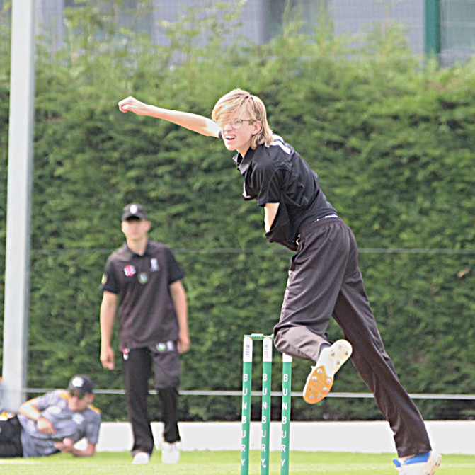 Oxoncb's tweet photo. 🏏  Oxfordshire Cricket is proud to announce that 18-year-old left-arm finger spin bowler, Alfie Smethurst, has been recruited onto the Sussex County Cricket Club (Sussex CCC) Academy, marking an exciting milestone in his cricketing journey! 🙌 https://t.co/dgCwxJWGYC