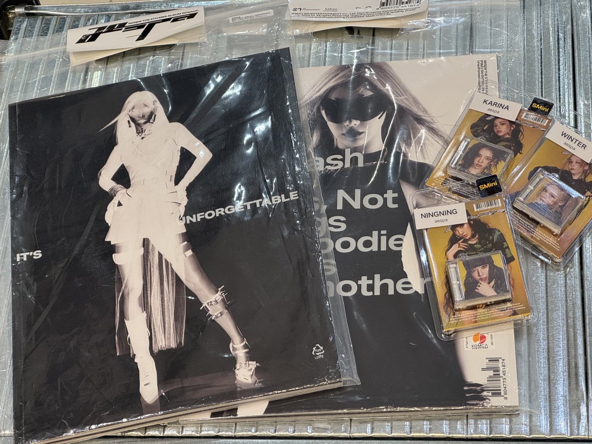 #My の皆さん〜🩵🌙⭐️🦋
#aespa 2025.06.27 #カムバック 
#aespaDirtyWork 
がリリースされましたね!!

当店、#Ktown4u_GINZA では
 #whiplash の在庫ございます!

＼付近に来た際はお立ち寄りください💖／

KPOPグッズ、アルバムを取り揃えています!!

皆様のご来店を心よりお待ちしております🎀